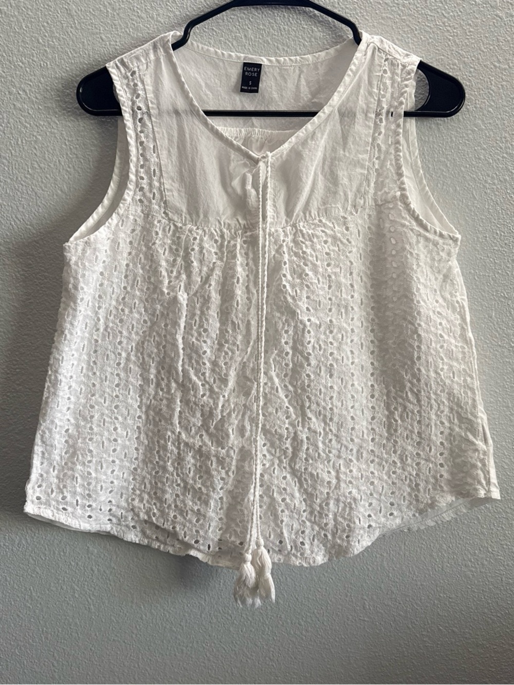Emery Rose White Eyelet Embroidered Cotton Sleeveless Boho Tassel Tie Top Size S